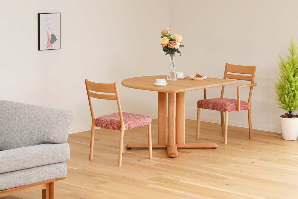 NEO TABLE 変形半円形 1本脚 | 【公式】飛騨の家具『株式会社シラカワ』