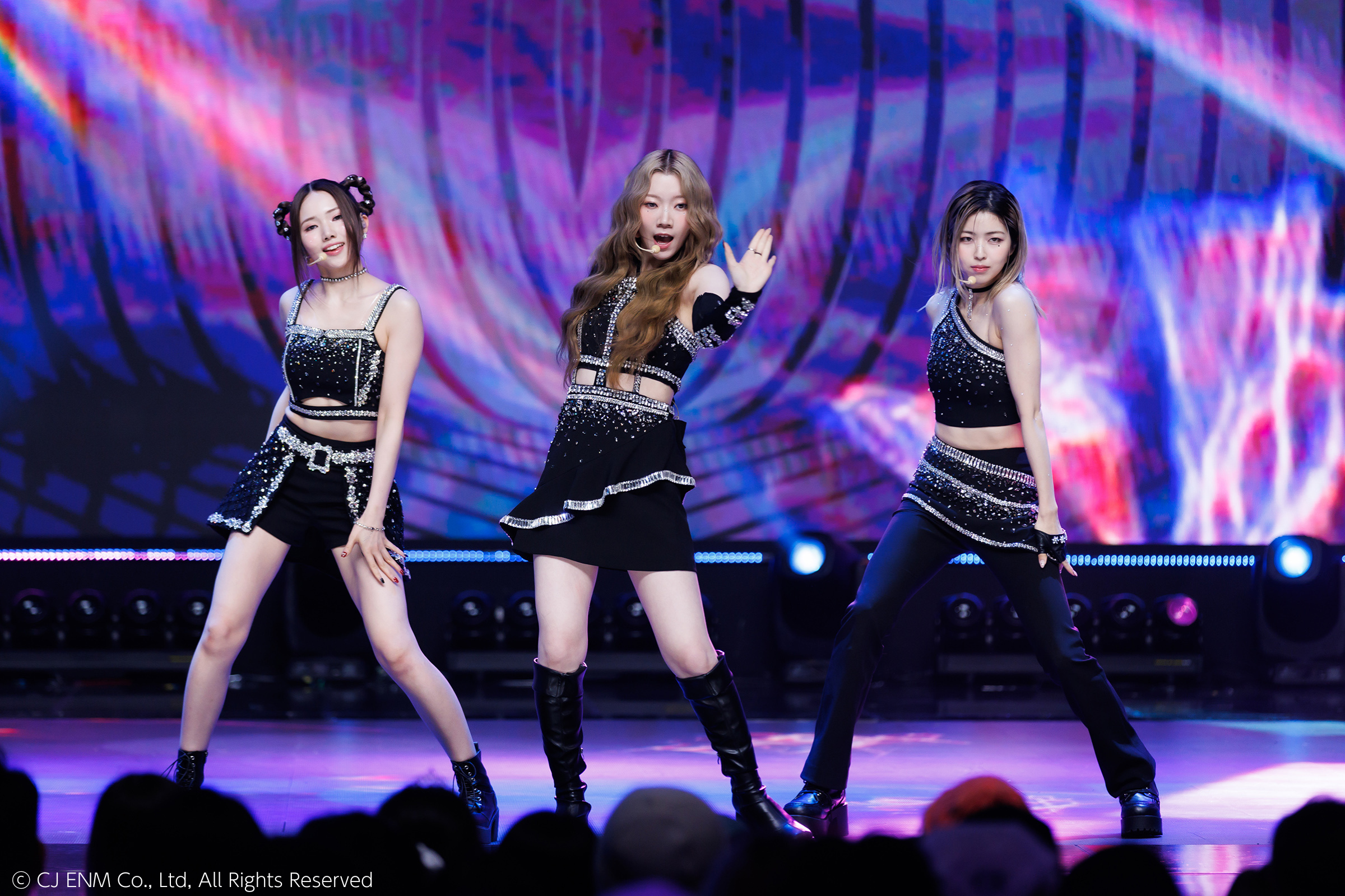 2PM チャン・ウヨンが約7年5ヶ月ぶりのソロ作を音楽番組初披露！IS:SUE