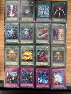 遊戯王 初期 魔法 罠 まとめ16枚カード - メルカリ