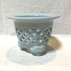 美品 青磁透かし彫 富貴蘭鉢 美術鉢86 - メルカリ