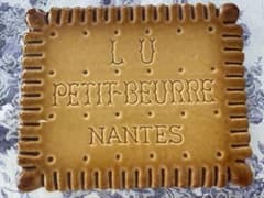 訳あり LU PETIT BEURRE ビスケット型 陶製 鍋敷き プレート - メルカリ