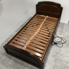 カリモク ヒュルスタ社電動リクライニングベッド ドマーニシリーズ