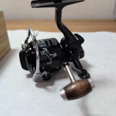 マ*ル様 五十鈴工業 スピニングリール CHARGERIII B/G - メルカリ