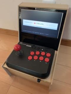 9インチ液晶搭載！アーケード筐体風エミュレーターマシン ラズベリー