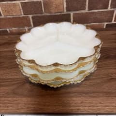 米ビンテージ ファイヤキングミルクグラス皿四枚 - メルカリ