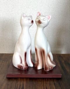 シャム猫台座付き置物 昭和レトロ 陶器製 - メルカリ