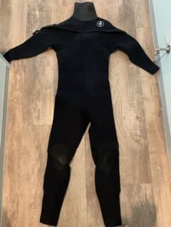 辻堂 ウエットスーツラボ 通年 5mm 165cm 60kg 一回のみ使用 - メルカリ