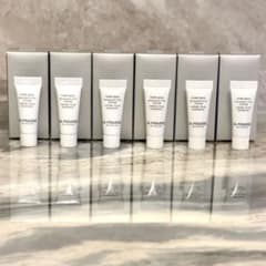 ラ・プレリー ピュアGラディアンスアイクリーム〈目もと用保湿クリーム