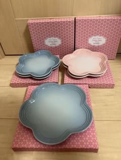 ル・クルーゼ フラワープレート 23cm コースタルブルー シェルピンク