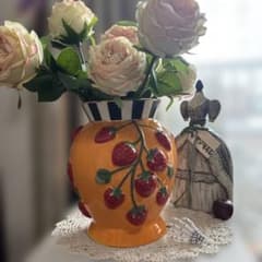 MacKenzie-Childs 2026新商品 いちごデザイン 陶器花瓶 - メルカリ