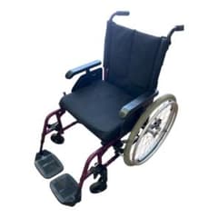 自走・介護兼用車椅子 転倒防止機能 フットレスト開閉 褥瘡防止エア