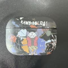 KAWS:HOLIDAY AirPods Pro ケース - メルカリ
