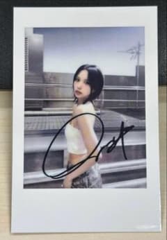 TWICE ミナ THISISFOR yizhiyu チェキ トレカ A - メルカリ