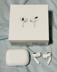 AirPods Pro 本体 + 充電ケース 充電・再生可能 ジャンク品扱い - メルカリ