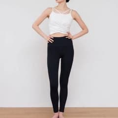 SUKALA】ショートクロスキャミソール＆レギンスセットアップ Mサイズ