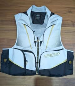 シマノ鮎ベストVE-569Y 2XL - メルカリ