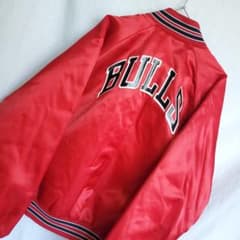 ブルズ BULLS スタジアムジャンパー ジャケット 牛 スタジャン 赤