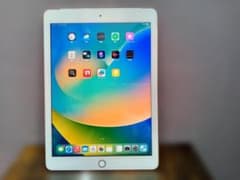 動作正常 iPad 第6世代 ゴールド SoftBank SIMフリー - メルカリ