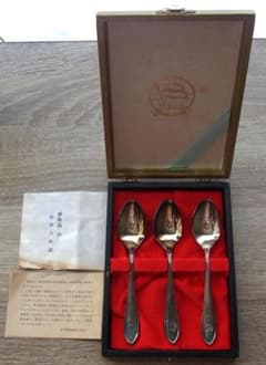 超レア】日本郵船 N.Y.K Line ロゴ入り 銀製スプーン 3本セット - メルカリ