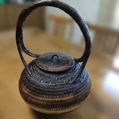 ブカバスケット パプアニューギニア 手編み かごバック 壷 置物 - メルカリ