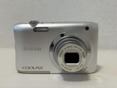 Nikon COOLPIX A100シルバー コンパクトデジタルカメラ - メルカリ