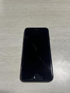 iPhone se第2世代 ブラック 本体 画面ひび割れあり ジャンク品 - メルカリ