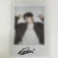 直筆サイン入り】TUNEXX くじ B賞 ドンギュ ポラロイド - メルカリ