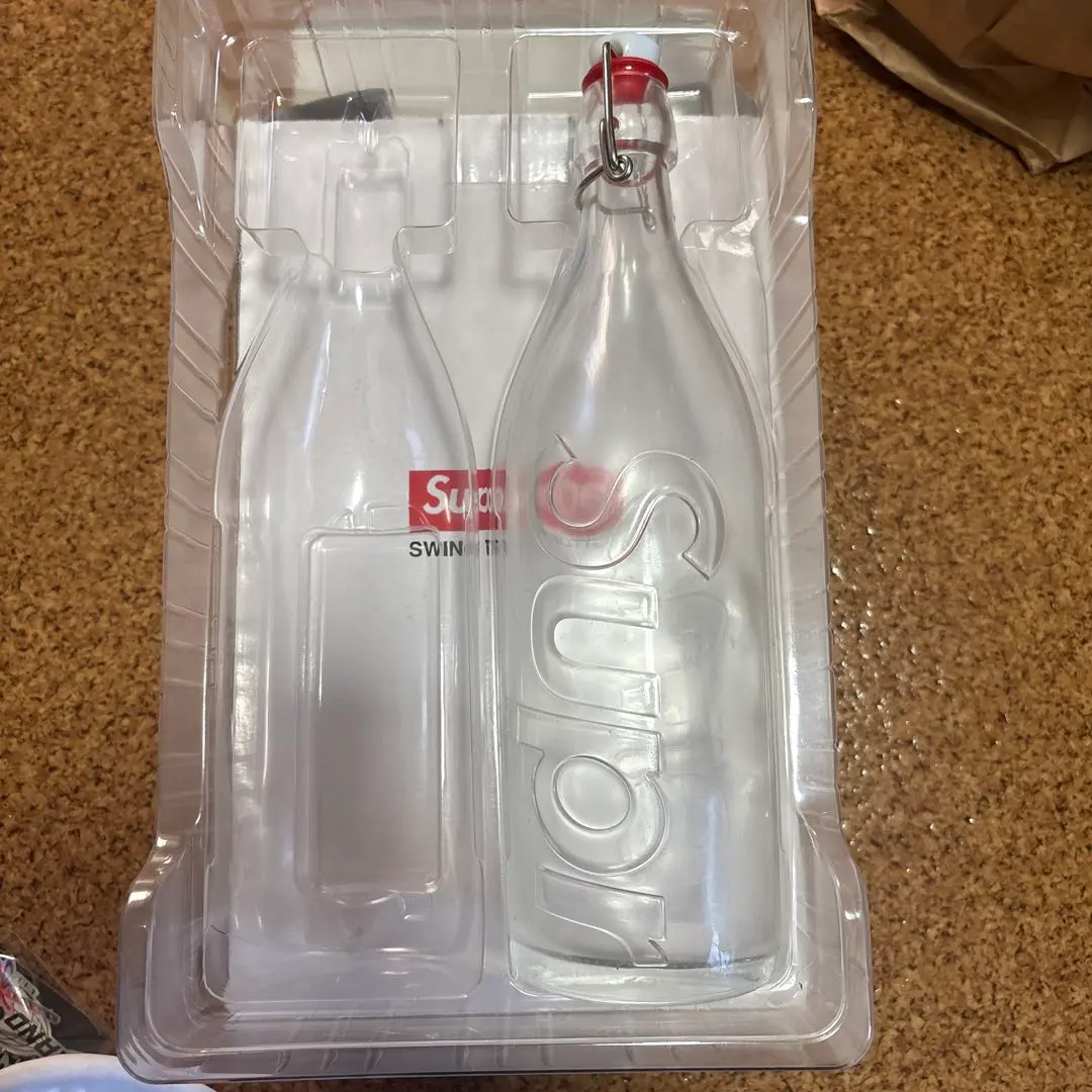 2026年最新】Supreme Swing Top 1.0L Bottleの人気アイテム - メルカリ