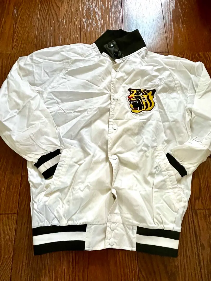 2026年最新】タイガース スタジャン アシックスの人気アイテム - メルカリ