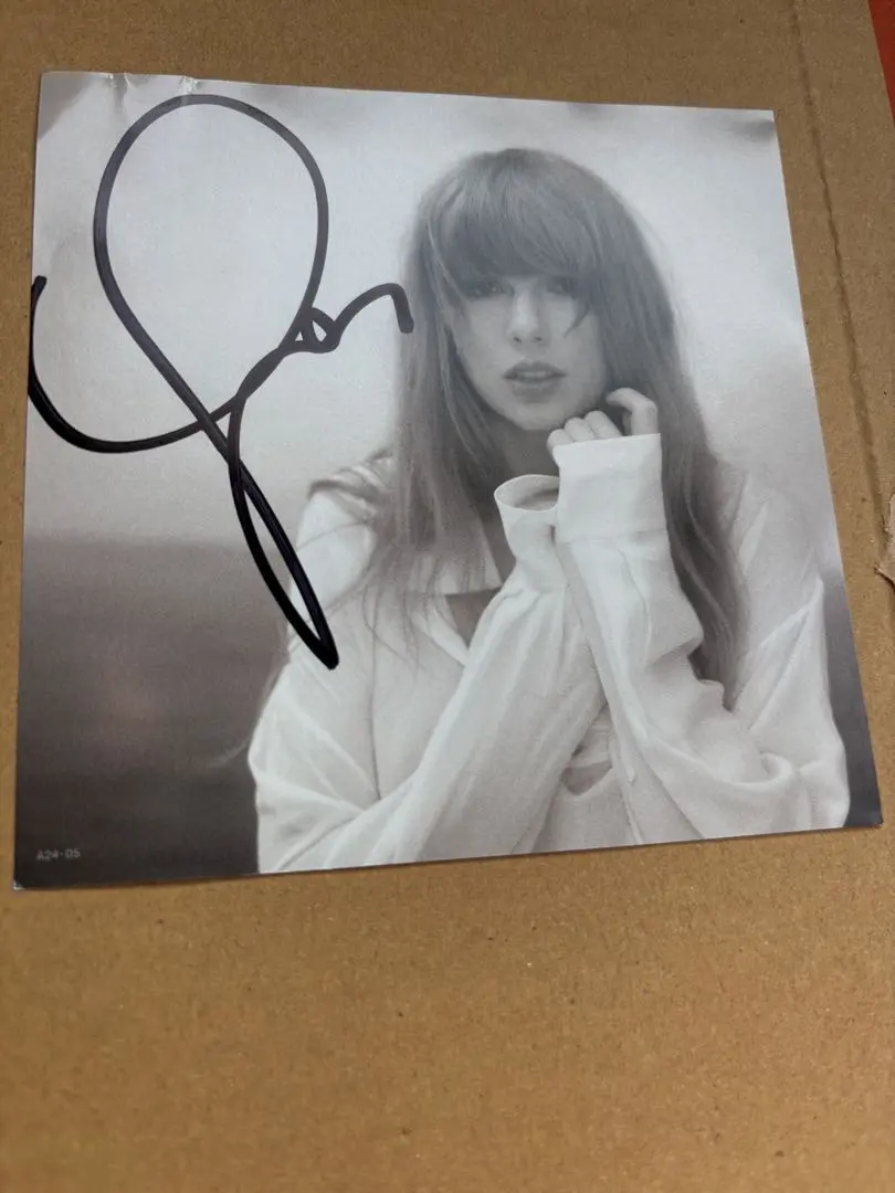 2026年最新】TAYLORSWIFT サインの人気アイテム - メルカリ