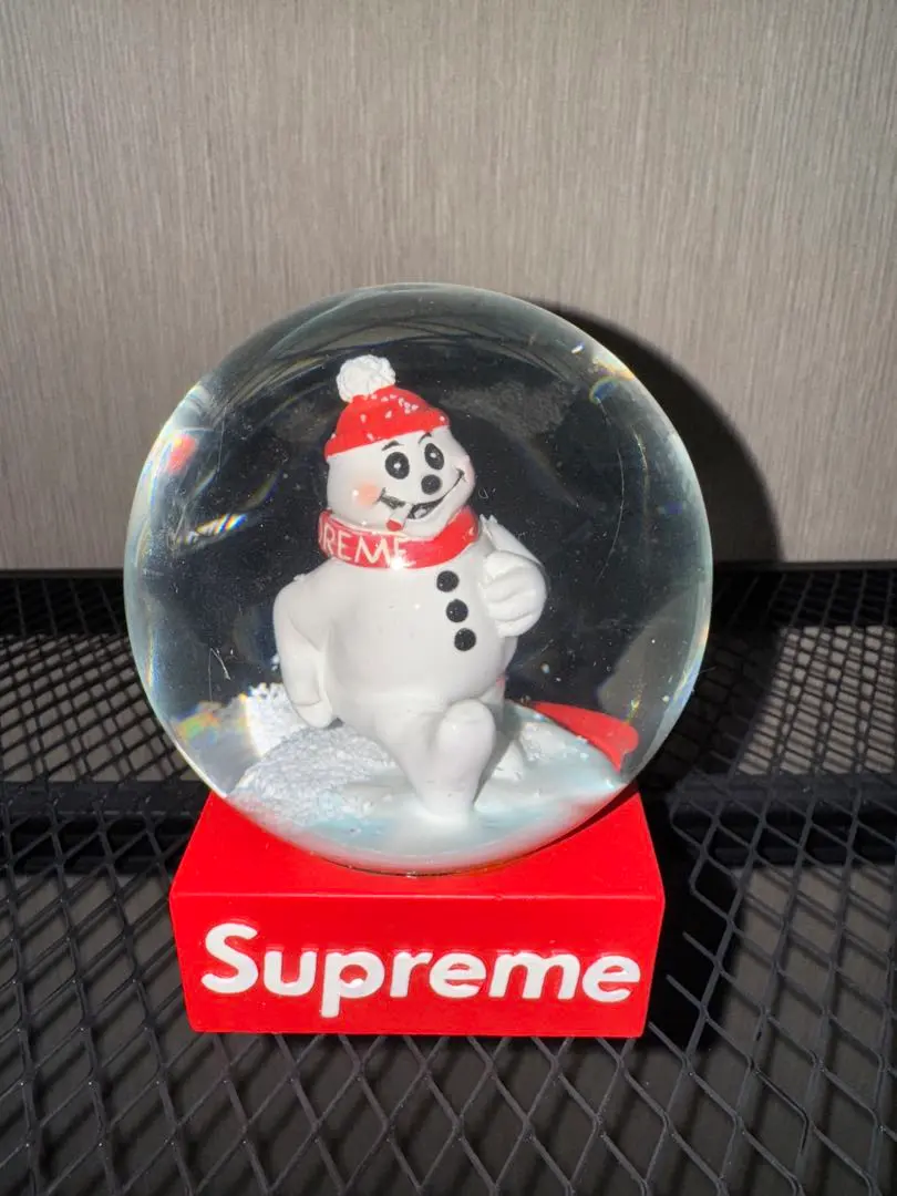 2026年最新】スノードーム supremeの人気アイテム - メルカリ