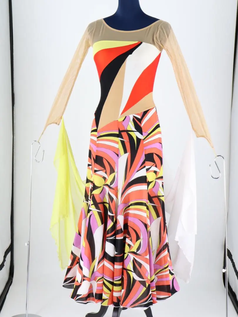 2026年最新】インザムード ドレスの人気アイテム - メルカリ