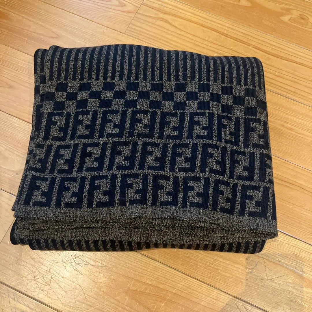 2026年最新】FENDI綿毛布ズッカ柄の人気アイテム - メルカリ