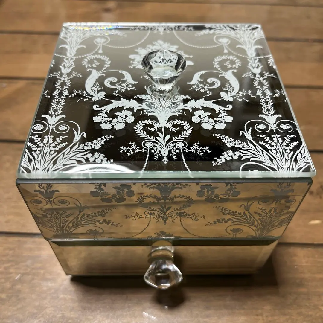 2026年最新】ドレッサー ローラアシュレイの人気アイテム - メルカリ