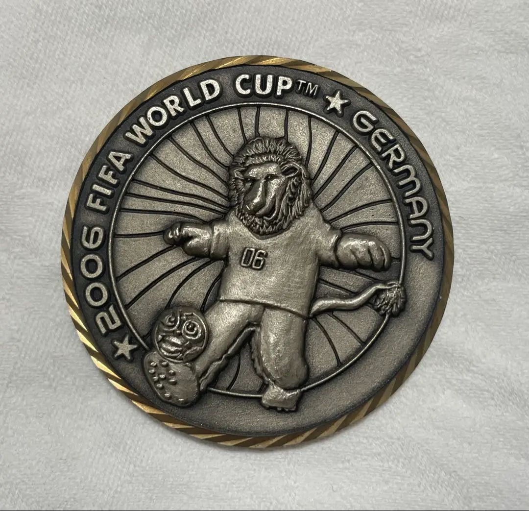 2026年最新】2002 FIFA WORLD CUP 記念メダルの人気アイテム - メルカリ