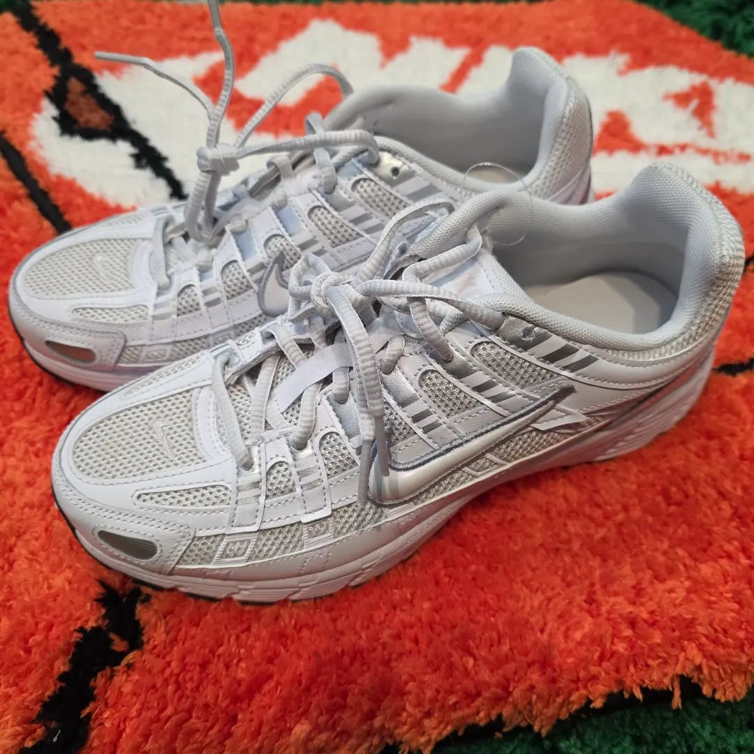 2026年最新】p6000 nike 24.5の人気アイテム - メルカリ