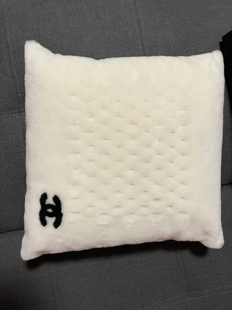 2026年最新】CHANEL クッションの人気アイテム - メルカリ