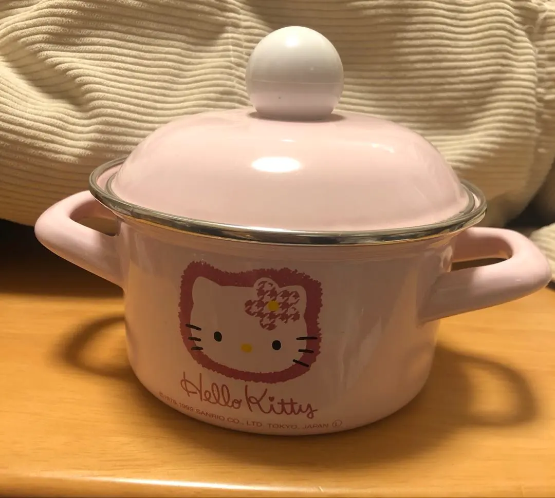 2026年最新】ハローキティホーロー両手鍋の人気アイテム - メルカリ