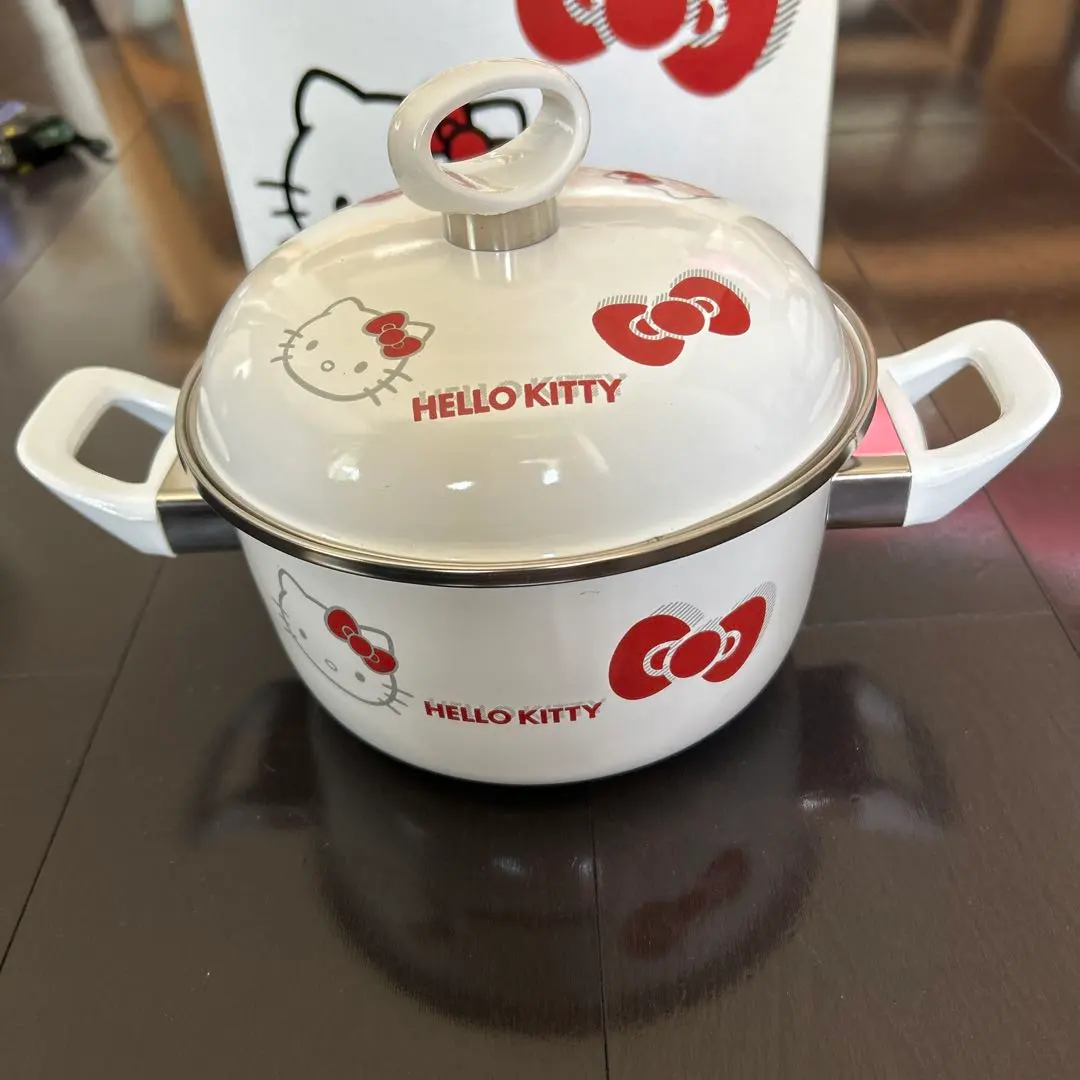 2026年最新】ハローキティホーロー両手鍋の人気アイテム - メルカリ