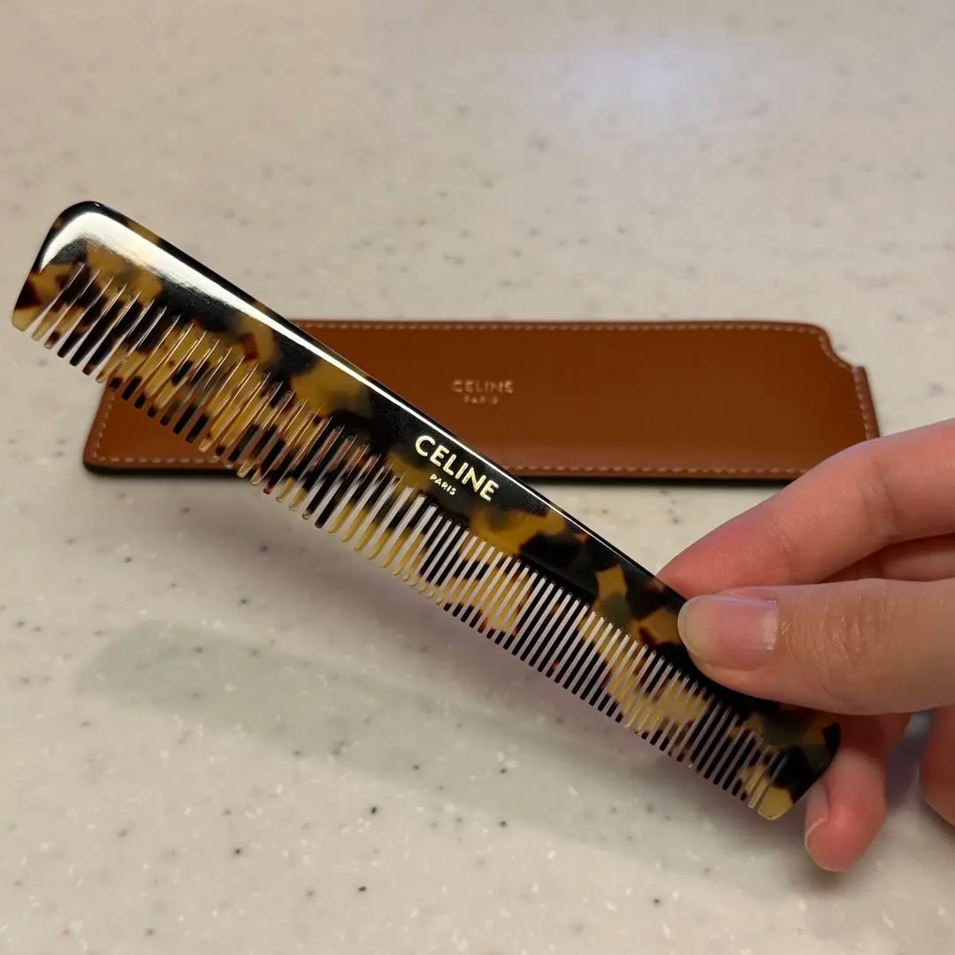 2026年最新】CELINE ヘアブラシ・コームの人気アイテム - メルカリ