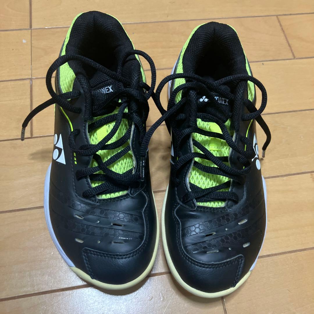 YONEX バドミントンシューズ ブラック/イエロー 女性用 - メルカリ
