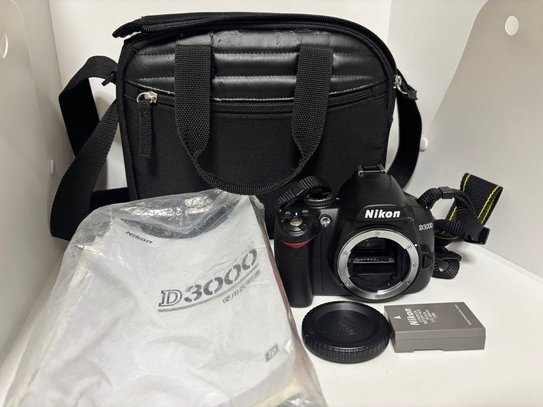 美品】Nikon ニコン D3000 ボディ - メルカリ