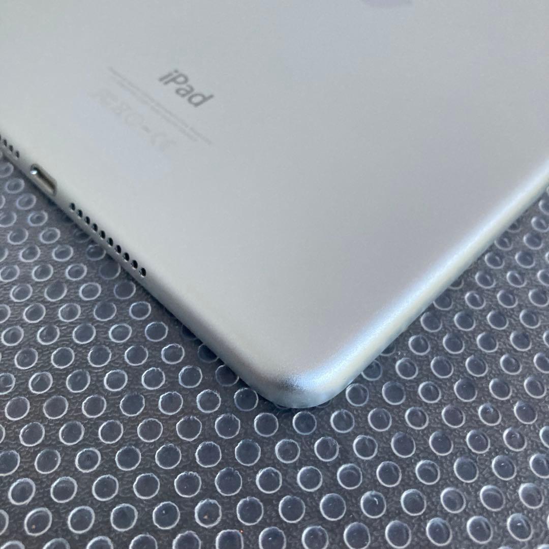 3879【早い者勝ち】電池最良好☆iPad mini4 32GB SIMフリー☆