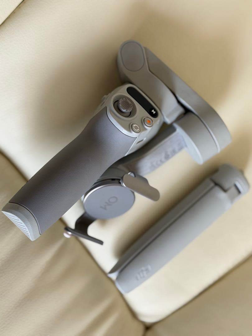 DJI ジンバルスタビライザー グレー 三脚機能付き - メルカリ