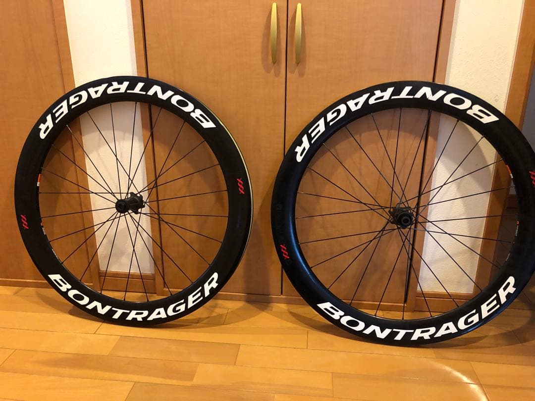 ボントレガー AEOLUS XXX6 DISC TLR シマノ 11/12s Bontrager Aeolus XXX 6 TLR Disc Clincher Road Wheel - Trek Bikes