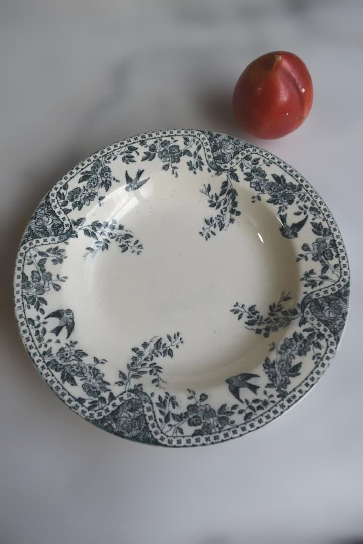 美品Bordeaux　セミクルーズ皿 ツバメと野薔薇　 ルイ15世　アンティーク バドンヴィレー窯「ANNECY」ラヴィエ皿（22x14.5cm） フランス