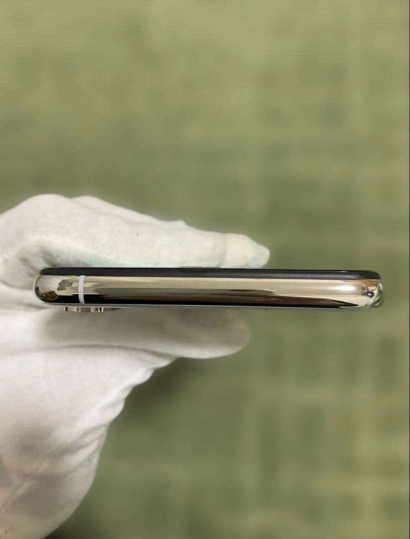 ジャンク☆新品同様】iPhone XS MAX 256GB シルバー - メルカリ