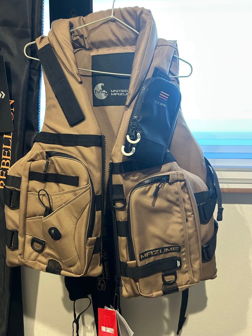 マズメ　ゲームベスト　ライフジャケット mazume MAZUME(マズメ) レッドムーンライフジャケット ロックショア