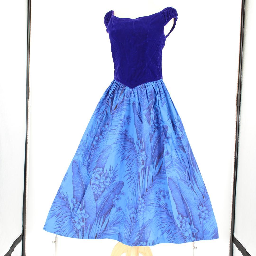 【フラダンス用衣装 ハワイ製 ベロアドレス】CC FASHIONS ブルー フラダンス用衣装 ハワイ製 ベロアドレス】CC FASHIONS ブルー - メルカリ