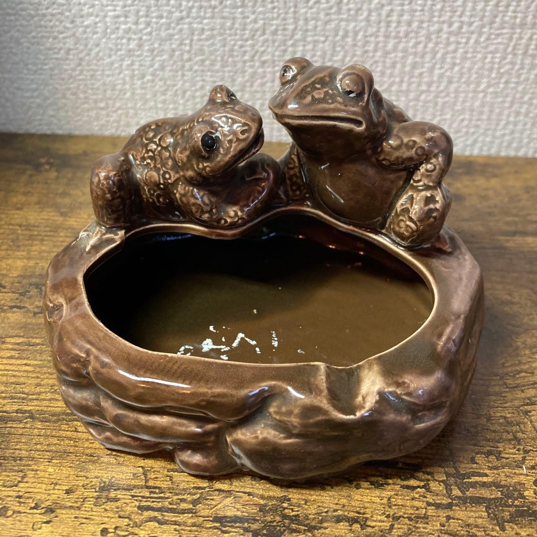 E-5【縁起物】昭和レトロ カエルの親子 陶器製灰皿 置物・ミニ盆栽鉢